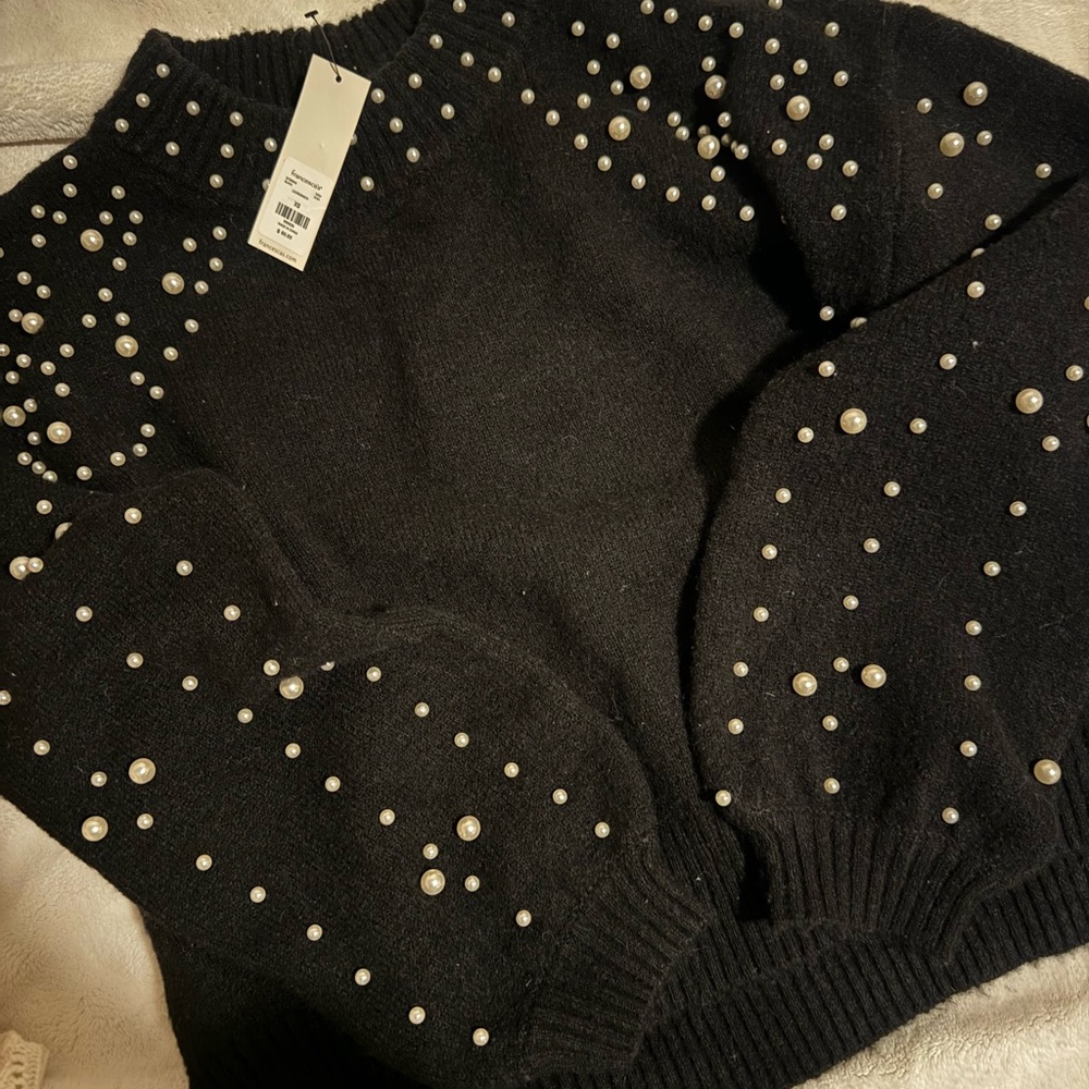 Francesca‘s Pearl Sweater